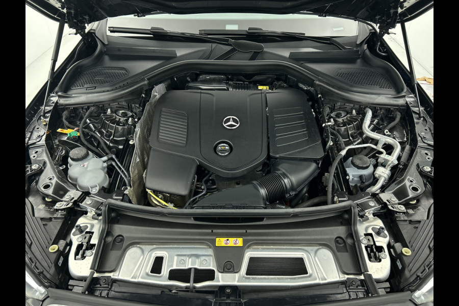 Mercedes-Benz GLC 300 e 4MATIC Plug-In Hybride Trekhaak | Rijassistentiepakket plus | Parkeerpakket met 360°-camera | Memory Voorstoelen | Stoel en Stuurverwarming. Inclusief 24 maanden MB Certified garantie voor Europa.