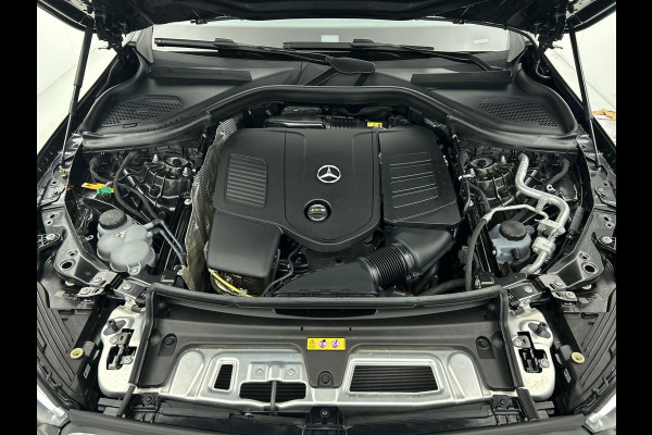 Mercedes-Benz GLC 300 e 4MATIC Plug-In Hybride Trekhaak | Rijassistentiepakket plus | Parkeerpakket met 360°-camera | Memory Voorstoelen | Stoel en Stuurverwarming. Inclusief 24 maanden MB Certified garantie voor Europa.