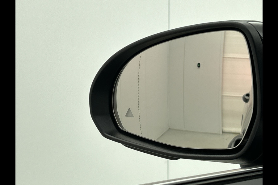 Mercedes-Benz GLC 300 e 4MATIC Plug-In Hybride Trekhaak | Rijassistentiepakket plus | Parkeerpakket met 360°-camera | Memory Voorstoelen | Stoel en Stuurverwarming. Inclusief 24 maanden MB Certified garantie voor Europa.