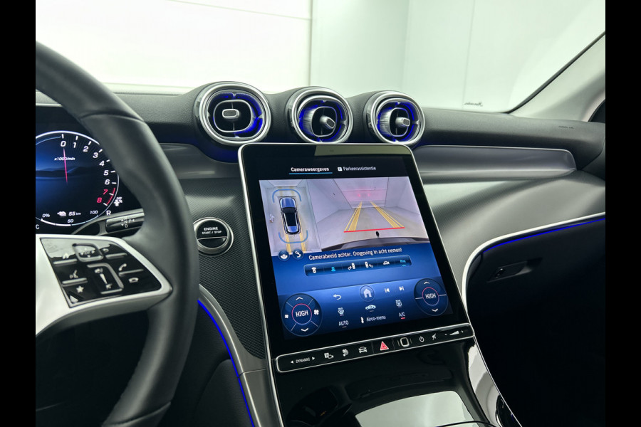 Mercedes-Benz GLC 300 e 4MATIC Plug-In Hybride Trekhaak | Rijassistentiepakket plus | Parkeerpakket met 360°-camera | Memory Voorstoelen | Stoel en Stuurverwarming. Inclusief 24 maanden MB Certified garantie voor Europa.