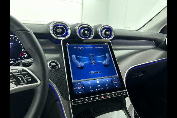 Mercedes-Benz GLC 300 e 4MATIC Plug-In Hybride Trekhaak | Rijassistentiepakket plus | Parkeerpakket met 360°-camera | Memory Voorstoelen | Stoel en Stuurverwarming. Inclusief 24 maanden MB Certified garantie voor Europa.