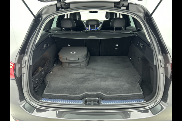 Mercedes-Benz GLC 300 e 4MATIC Plug-In Hybride Trekhaak | Rijassistentiepakket plus | Parkeerpakket met 360°-camera | Memory Voorstoelen | Stoel en Stuurverwarming. Inclusief 24 maanden MB Certified garantie voor Europa.