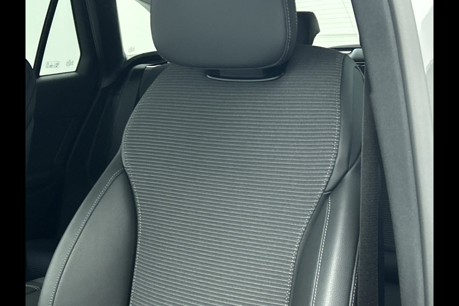 Mercedes-Benz GLC 300 e 4MATIC Plug-In Hybride Trekhaak | Rijassistentiepakket plus | Parkeerpakket met 360°-camera | Memory Voorstoelen | Stoel en Stuurverwarming. Inclusief 24 maanden MB Certified garantie voor Europa.