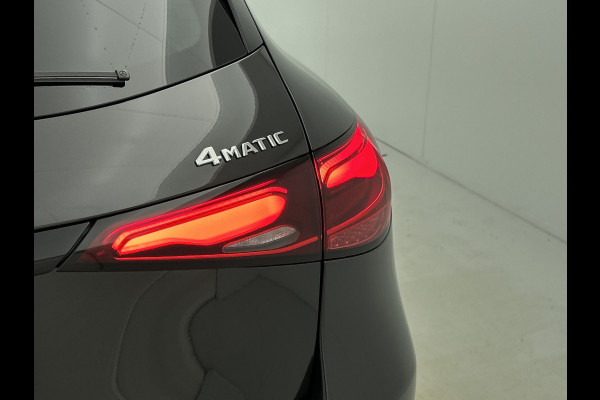 Mercedes-Benz GLC 300 e 4MATIC Plug-In Hybride Trekhaak | Rijassistentiepakket plus | Parkeerpakket met 360°-camera | Memory Voorstoelen | Stoel en Stuurverwarming. Inclusief 24 maanden MB Certified garantie voor Europa.