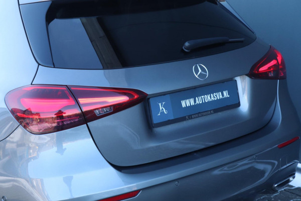 Mercedes-Benz A-Klasse 180 AMG Line | PANO | HUD | CAMERA | VOLL!