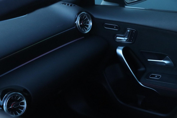 Mercedes-Benz A-Klasse 180 AMG Line | PANO | HUD | CAMERA | VOLL!