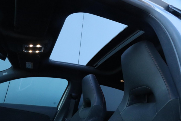 Mercedes-Benz A-Klasse 180 AMG Line | PANO | HUD | CAMERA | VOLL!