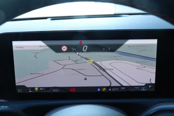 Mercedes-Benz A-Klasse 180 AMG Line | PANO | HUD | CAMERA | VOLL!