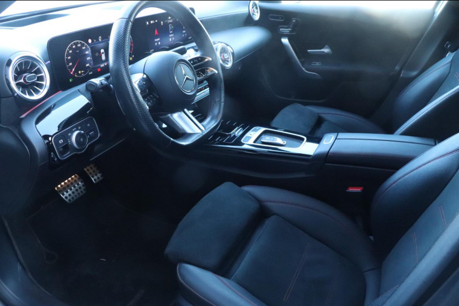 Mercedes-Benz A-Klasse 180 AMG Line | PANO | HUD | CAMERA | VOLL!