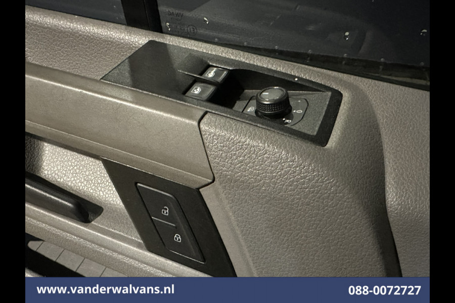Volkswagen Crafter 2.0 TDI 140pk L3H2 (oude L2H1) Euro6 Airco | Navigatie | Apple Carplay | Android auto parkeersensoren, 3000kg trekvermogen