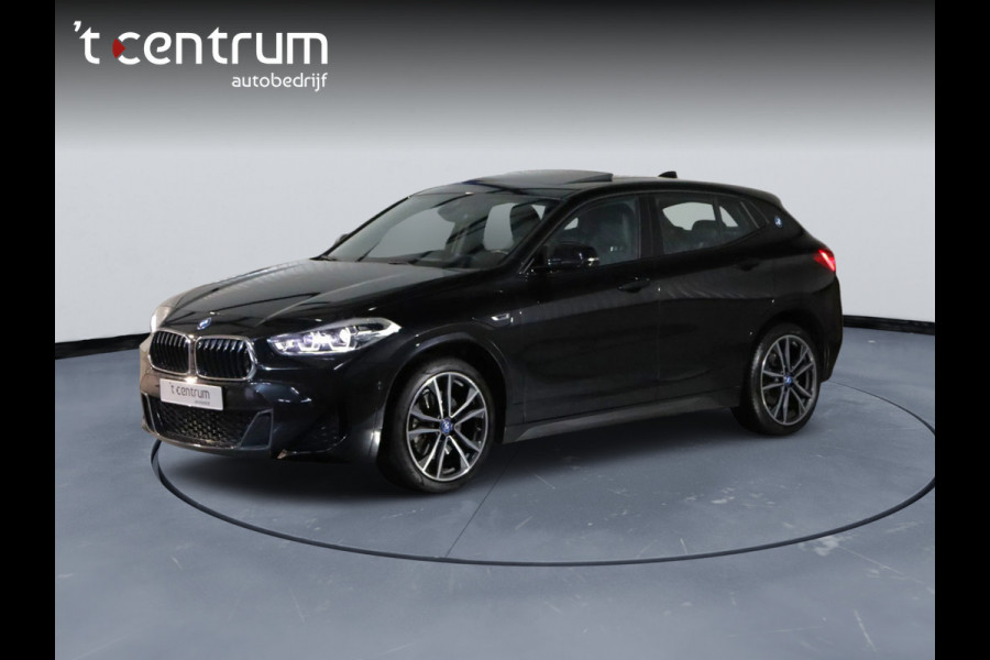BMW X2 xDrive25e 220 PK High Executive M-Sport PHEV, Panoramadak, M-Sport High Executive, LED