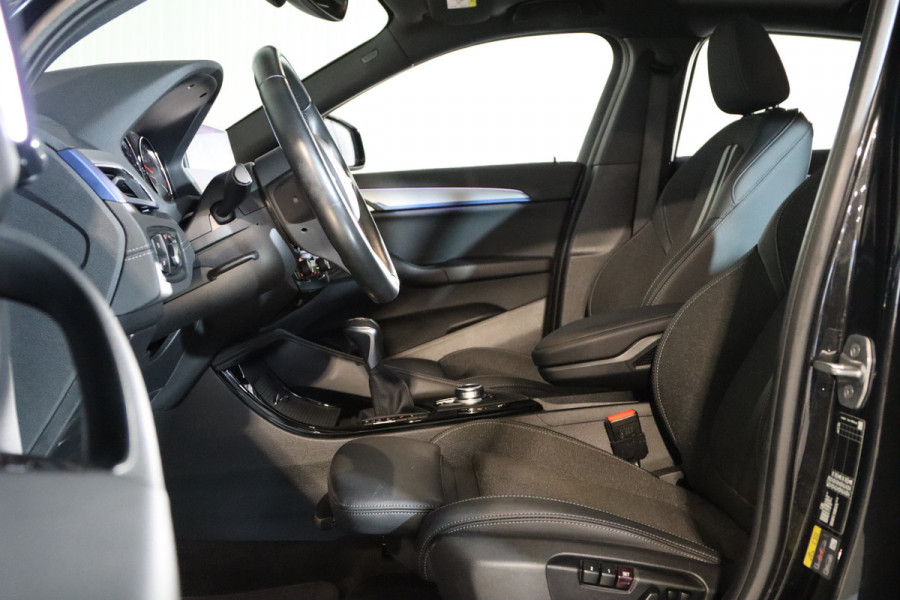 BMW X2 xDrive25e 220 PK High Executive M-Sport PHEV, Panoramadak, M-Sport High Executive, LED