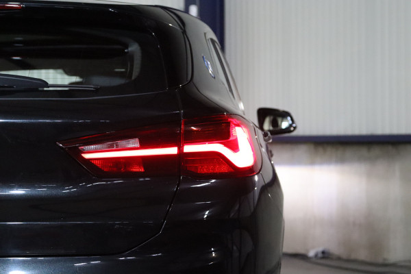 BMW X2 xDrive25e 220 PK High Executive M-Sport PHEV, Panoramadak, M-Sport High Executive, LED