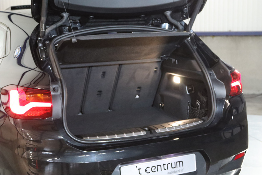 BMW X2 xDrive25e 220 PK High Executive M-Sport PHEV, Panoramadak, M-Sport High Executive, LED