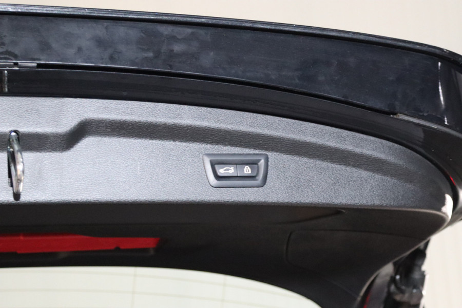 BMW X2 xDrive25e 220 PK High Executive M-Sport PHEV, Panoramadak, M-Sport High Executive, LED