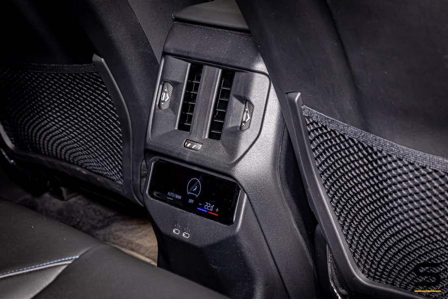 BMW X3 20 xDrive|M-sport|HUD|E-trekhaak|Cam|E-stoel|Garantie