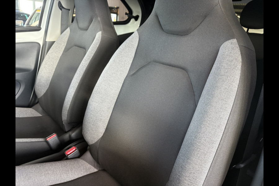 Toyota Aygo X 1.0 VVT-i 73pk Play 5-drs. CAMERA/CARPLAY/ADAPT.CRUISE/17INCH