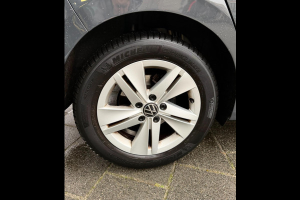 Volkswagen Golf 1.5 TSI Life Business