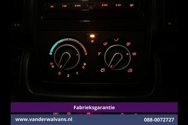 Peugeot Boxer 2.2 BlueHDi 165pk Bakwagen Laadklep Fabrieksgarantie Euro6 Airco | Camera | Cruisecontrol Bijrijdersbank.
