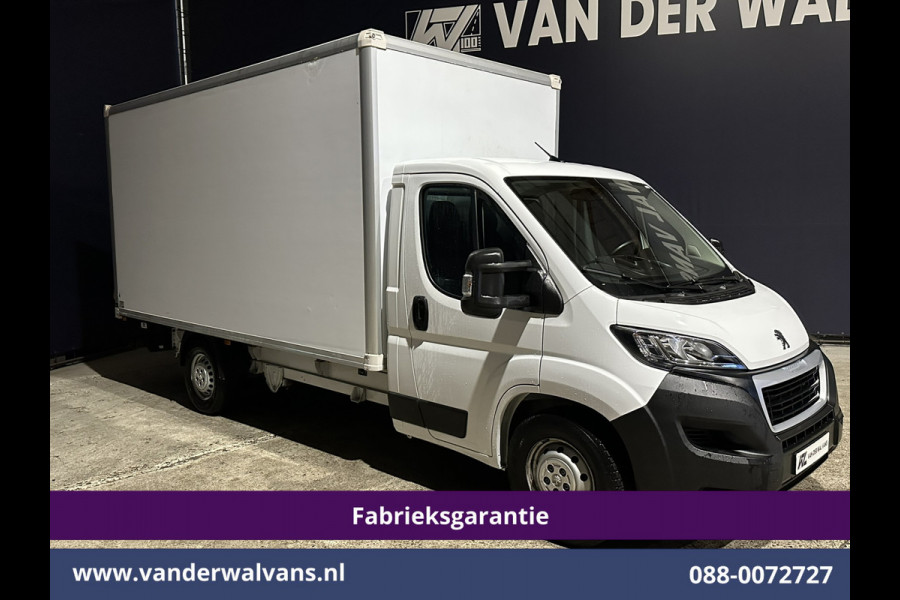 Peugeot Boxer 2.2 BlueHDi 165pk Bakwagen Laadklep Fabrieksgarantie Euro6 Airco | Camera | Cruisecontrol Bijrijdersbank.