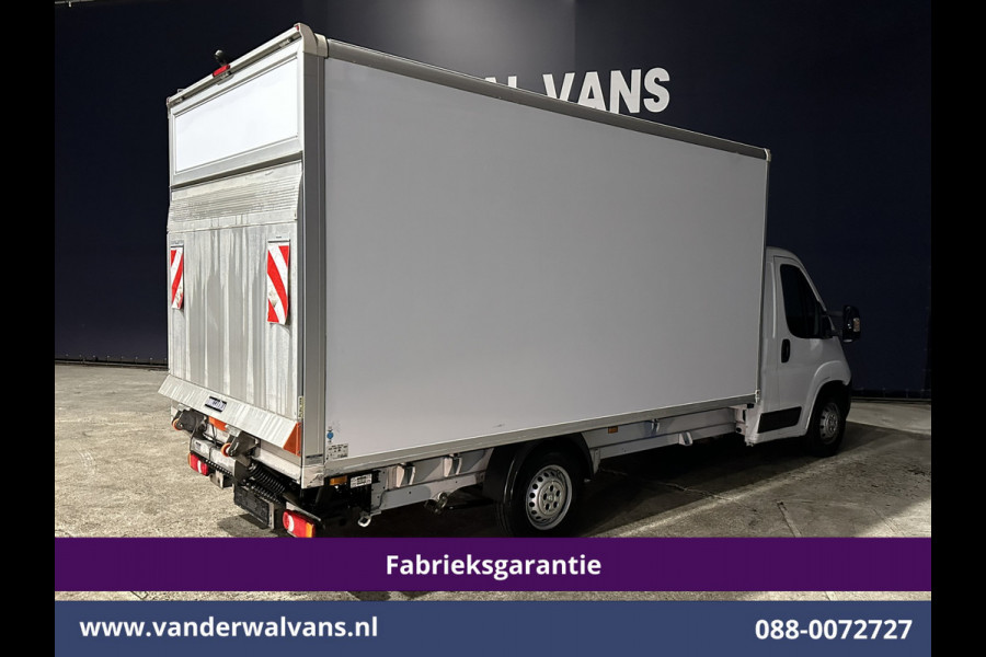Peugeot Boxer 2.2 BlueHDi 165pk Bakwagen Laadklep Fabrieksgarantie Euro6 Airco | Camera | Cruisecontrol Bijrijdersbank.