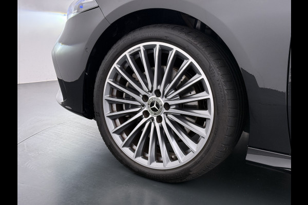 Mercedes-Benz A-Klasse 250 e AMG line | Pano HUD Memory Sound 360 Camera