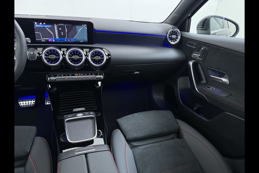 Mercedes-Benz A-Klasse 250 e AMG line | Pano HUD Memory Sound 360 Camera