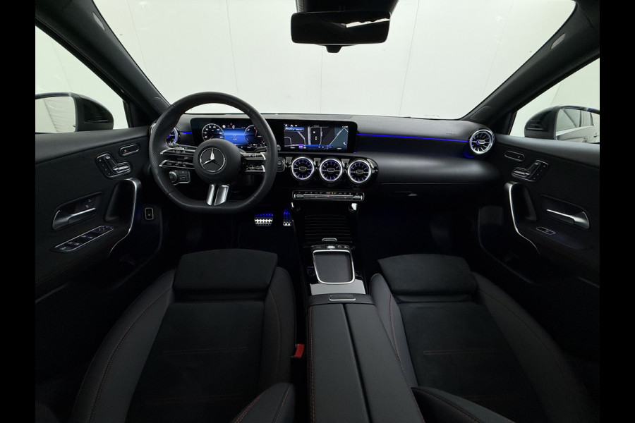 Mercedes-Benz A-Klasse 250 e AMG line | Pano HUD Memory Sound 360 Camera
