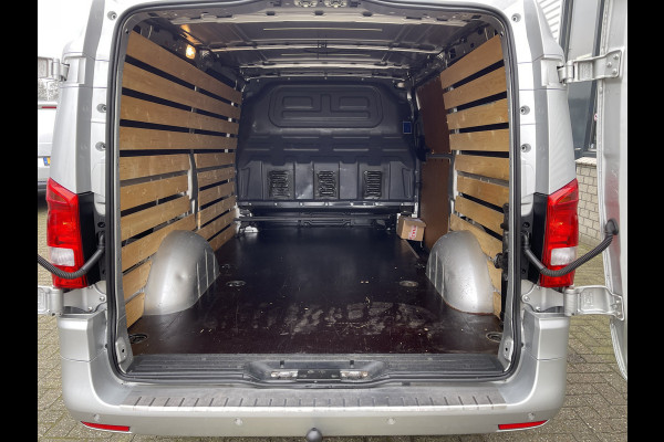 Mercedes-Benz Vito 114 CDI Lang L2H1 automaat / vaste prijs rijklaar € 24.950 ex btw / bpm vrij / lease vanaf € 439 / airco / cruise / navi / camera / pdc / stoelverwarming / led koplampen !