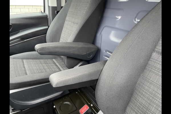 Mercedes-Benz Vito 114 CDI Lang L2H1 automaat / vaste prijs rijklaar € 24.950 ex btw / bpm vrij / lease vanaf € 439 / airco / cruise / navi / camera / pdc / stoelverwarming / led koplampen !