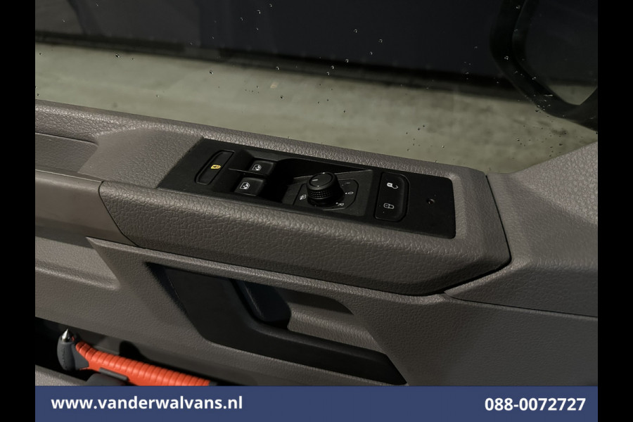 Volkswagen Transporter 2.0 TDI 150pk L2H1 Euro6 Airco | 2500kg Trekhaak | Apple Carplay | Android Auto | Imperiaal Parkeersensoren, Cruisecontrol
