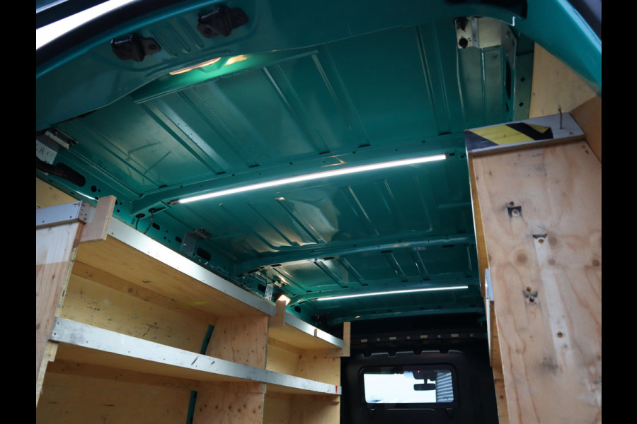 Renault Master T35 2.3 dCi 136pk Euro 6 L2H2 - 1ste Eigenaar - Imperiaal - Trekhaak