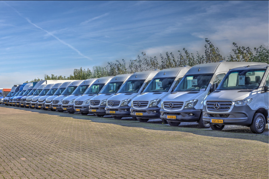 Renault Master T35 2.3 dCi 136pk Euro 6 L2H2 - 1ste Eigenaar - Imperiaal - Trekhaak
