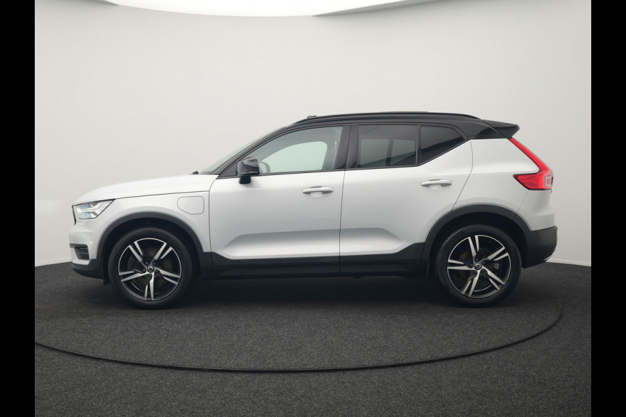 Volvo XC40 T5 Twin Engine R-Design 262pk Plug In Hybrid 262pk Dealer O.H. PHEV | Panodak | Camera | Harman & Kardon | Apple Carplay | Cruise Control | Navigatie | 19"L.M | Virtual |