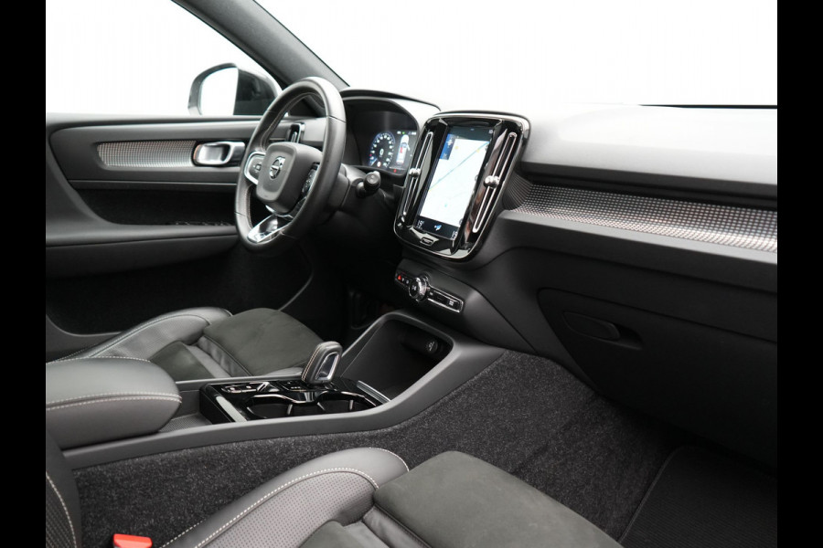 Volvo XC40 T5 Twin Engine R-Design 262pk Plug In Hybrid 262pk Dealer O.H. PHEV | Panodak | Camera | Harman & Kardon | Apple Carplay | Cruise Control | Navigatie | 19"L.M | Virtual |