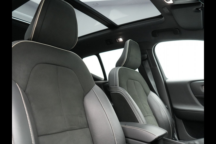 Volvo XC40 T5 Twin Engine R-Design 262pk Plug In Hybrid 262pk Dealer O.H. PHEV | Panodak | Camera | Harman & Kardon | Apple Carplay | Cruise Control | Navigatie | 19"L.M | Virtual |