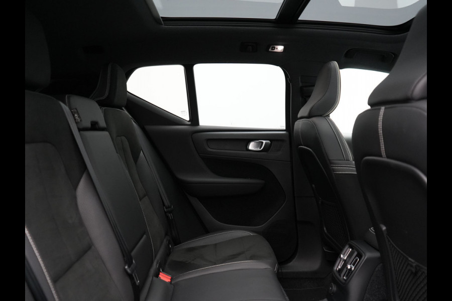 Volvo XC40 T5 Twin Engine R-Design 262pk Plug In Hybrid 262pk Dealer O.H. PHEV | Panodak | Camera | Harman & Kardon | Apple Carplay | Cruise Control | Navigatie | 19"L.M | Virtual |