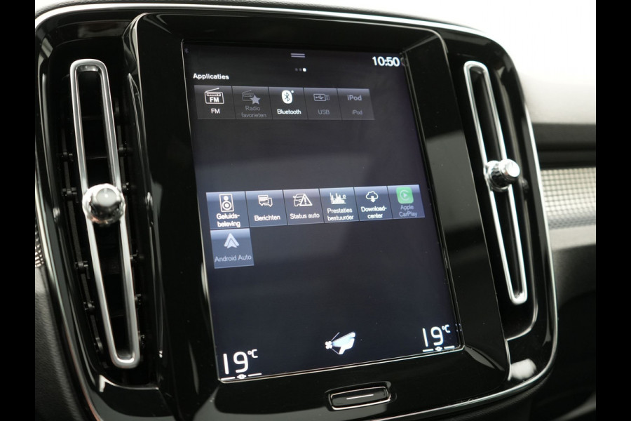 Volvo XC40 T5 Twin Engine R-Design 262pk Plug In Hybrid 262pk Dealer O.H. PHEV | Panodak | Camera | Harman & Kardon | Apple Carplay | Cruise Control | Navigatie | 19"L.M | Virtual |