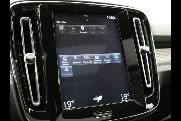 Volvo XC40 T5 Twin Engine R-Design 262pk Plug In Hybrid 262pk Dealer O.H. PHEV | Panodak | Camera | Harman & Kardon | Apple Carplay | Cruise Control | Navigatie | 19"L.M | Virtual |