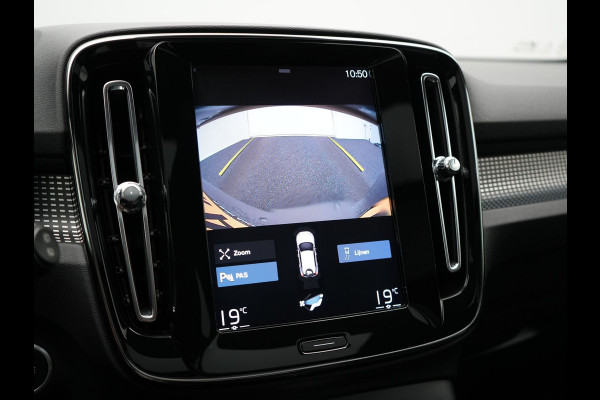 Volvo XC40 T5 Twin Engine R-Design 262pk Plug In Hybrid 262pk Dealer O.H. PHEV | Panodak | Camera | Harman & Kardon | Apple Carplay | Cruise Control | Navigatie | 19"L.M | Virtual |