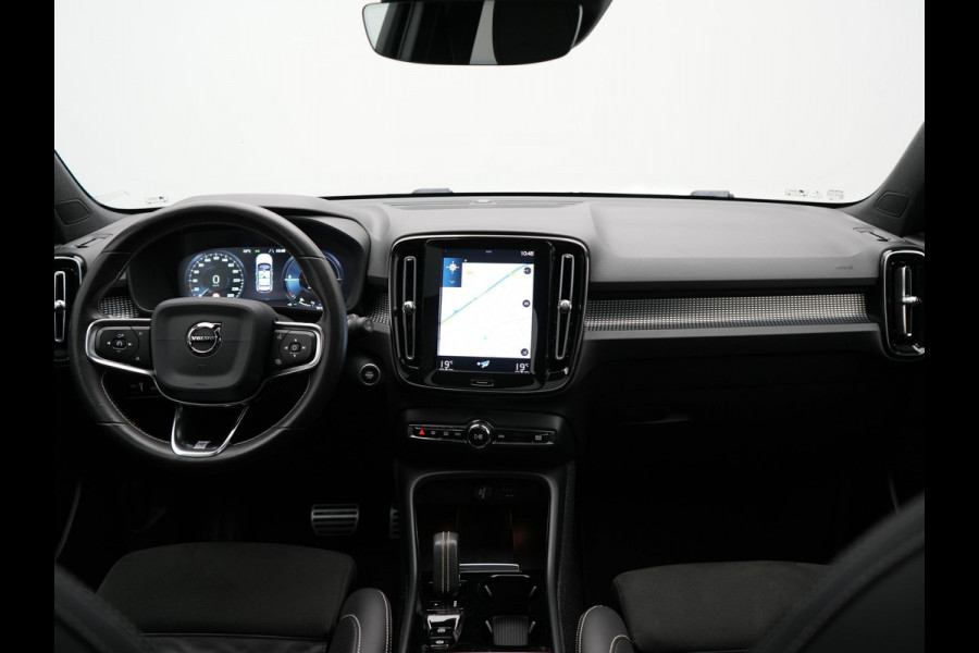 Volvo XC40 T5 Twin Engine R-Design 262pk Plug In Hybrid 262pk Dealer O.H. PHEV | Panodak | Camera | Harman & Kardon | Apple Carplay | Cruise Control | Navigatie | 19"L.M | Virtual |