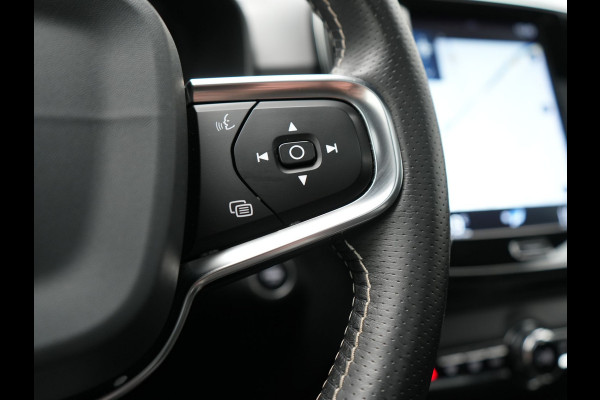 Volvo XC40 T5 Twin Engine R-Design 262pk Plug In Hybrid 262pk Dealer O.H. PHEV | Panodak | Camera | Harman & Kardon | Apple Carplay | Cruise Control | Navigatie | 19"L.M | Virtual |
