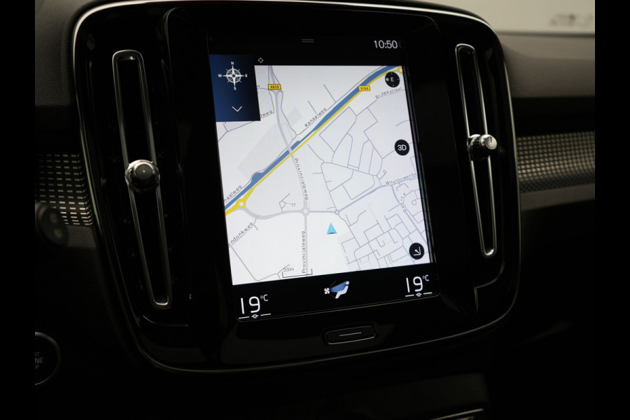 Volvo XC40 T5 Twin Engine R-Design 262pk Plug In Hybrid 262pk Dealer O.H. PHEV | Panodak | Camera | Harman & Kardon | Apple Carplay | Cruise Control | Navigatie | 19"L.M | Virtual |