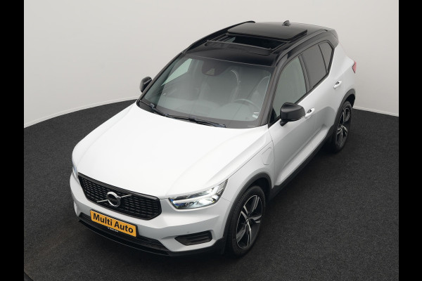 Volvo XC40 T5 Twin Engine R-Design 262pk Plug In Hybrid 262pk Dealer O.H. PHEV | Panodak | Camera | Harman & Kardon | Apple Carplay | Cruise Control | Navigatie | 19"L.M | Virtual |