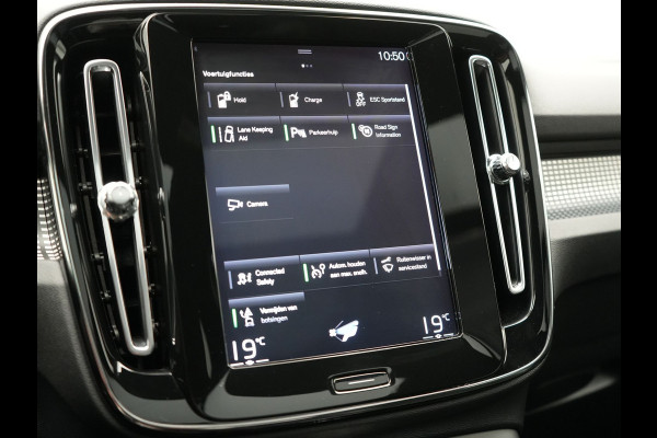 Volvo XC40 T5 Twin Engine R-Design 262pk Plug In Hybrid 262pk Dealer O.H. PHEV | Panodak | Camera | Harman & Kardon | Apple Carplay | Cruise Control | Navigatie | 19"L.M | Virtual |