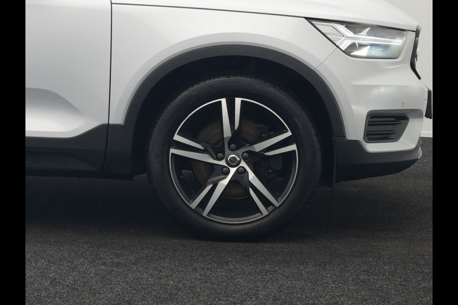 Volvo XC40 T5 Twin Engine R-Design 262pk Plug In Hybrid 262pk Dealer O.H. PHEV | Panodak | Camera | Harman & Kardon | Apple Carplay | Cruise Control | Navigatie | 19"L.M | Virtual |