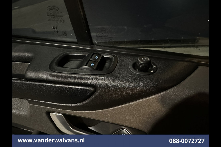 Ford Transit Custom 2.0 TDCI 131pk L2H1 Euro6 Airco | Navigatie | Apple Carplay | LED | Cruisecontrol | 2800kg Trekhaak Android Auto, Parkeersensoren, Bijrijdersbank