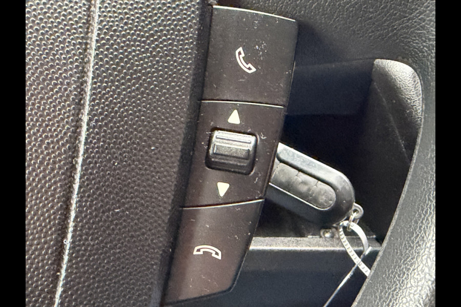Fiat Ducato 140pk L2H2 (Trekhaak - Camera - Navigatie - Automatische Airco - Houten vloer + Zijwand panelen)