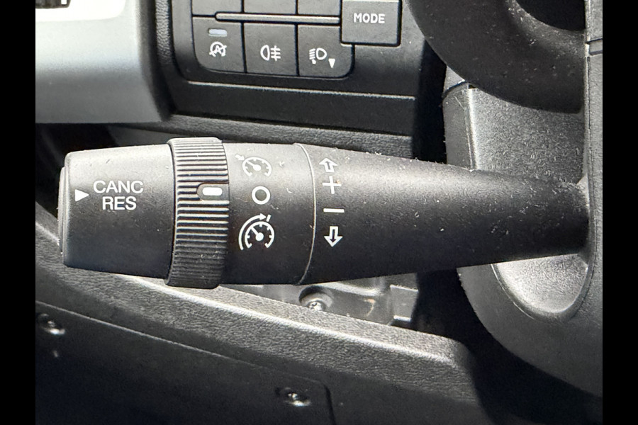 Fiat Ducato 140pk L2H2 (Trekhaak - Camera - Navigatie - Automatische Airco - Houten vloer + Zijwand panelen)