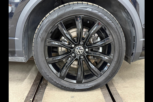 Volkswagen T-Roc 1.5 TSI DSG | 3x R-Line | Pano | Black Style | IQ.Light | Carplay | Camera | Winter Pakket | ACC | Virtual